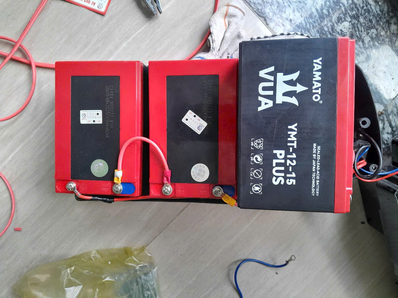 bo-4-binh-ac-quy-xe-dap-dien-yamato