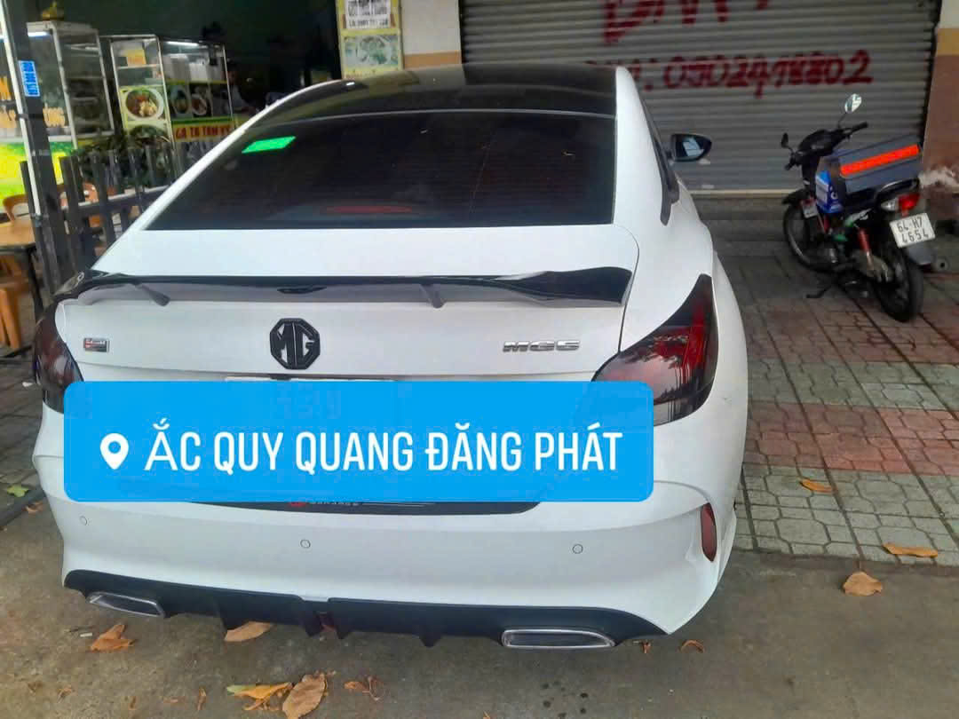 thay-binh-ac-quy-xe-mg5
