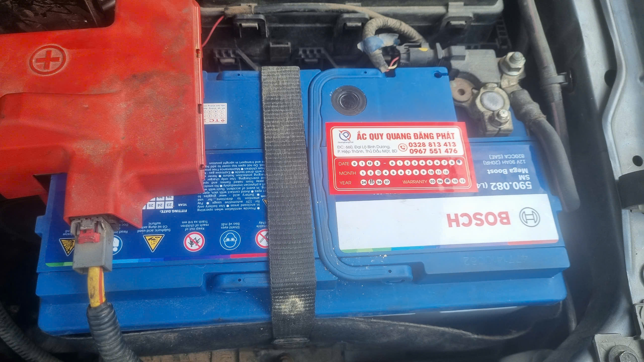 ac-quy-boch-590.082-thay-xe-ford-ranger