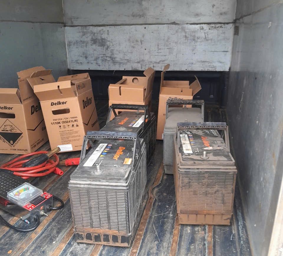 ac-quy-container