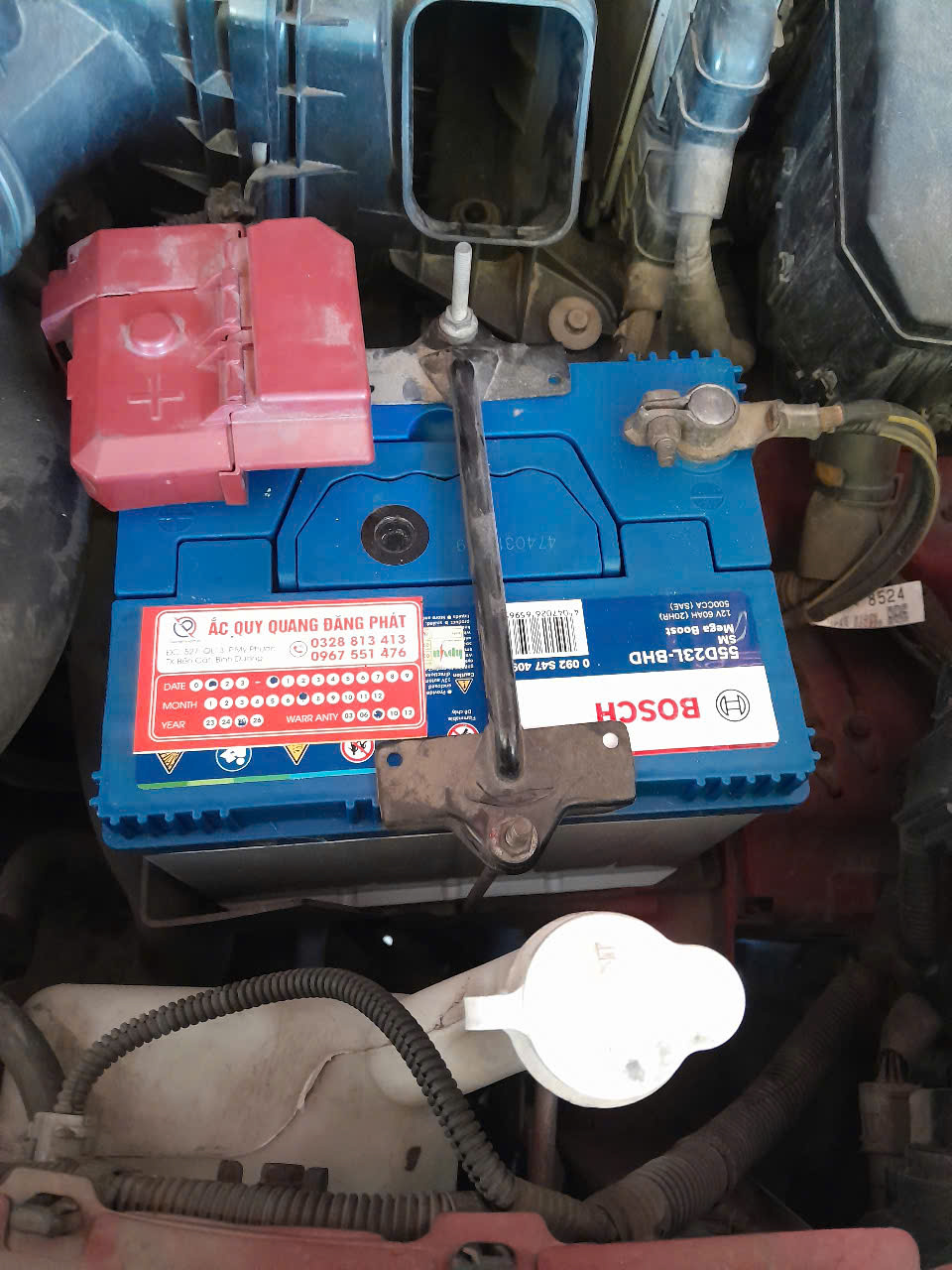 thay-binh-ac-quy-xe-mitsubishi-outlander.